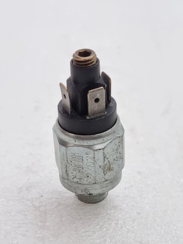 One Pcs 3154075001 02/02 Industrial Hydraulic Pressure Switch (New)